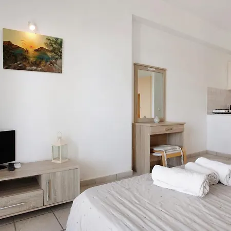 Apartment Yiannis 5 *